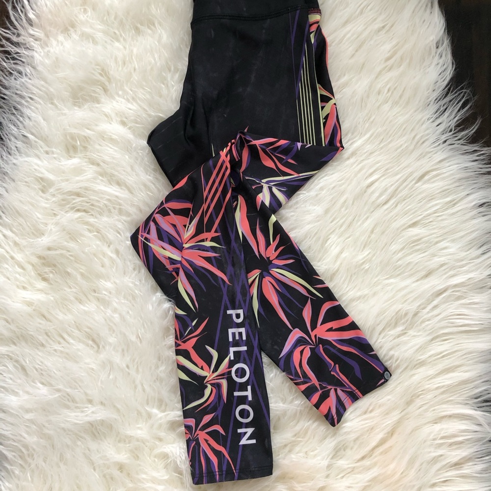 🦄Peloton Onzie Origami Leggings🦄